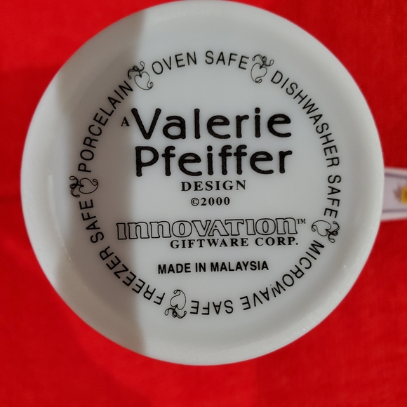 Porcelain Mug with 3 Kittens and Pansies - Picture 6 of 6